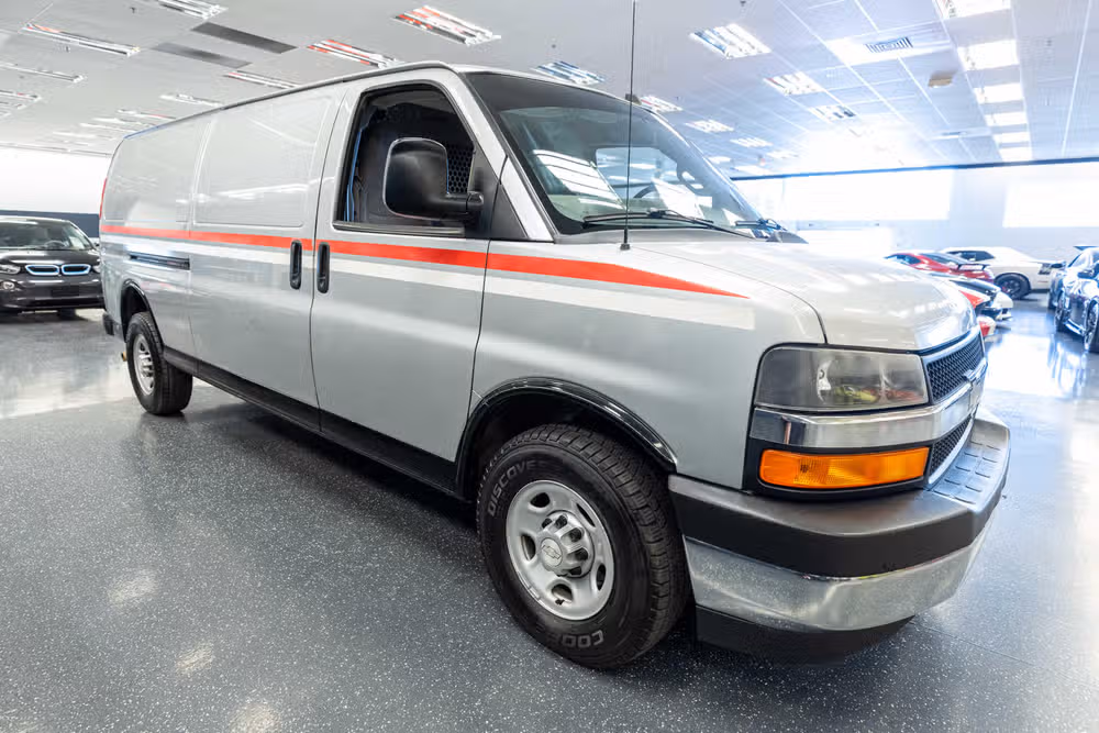 2017 Chevrolet Express 3500 Extended Length Cargo Image 4
