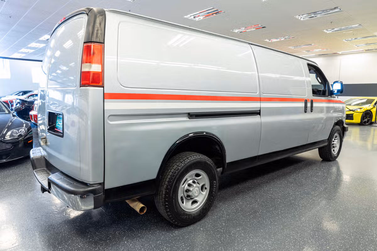 2017 Chevrolet Express 3500 Extended Length Cargo Image 5