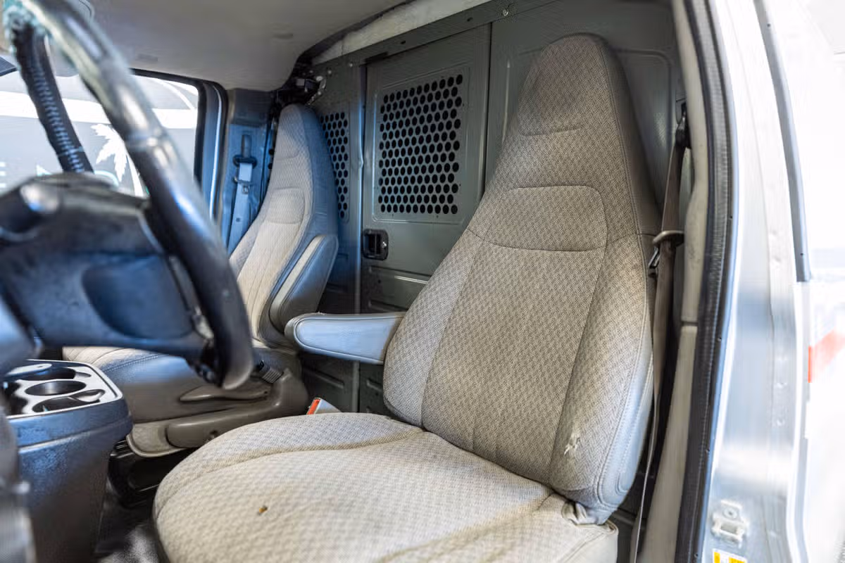2017 Chevrolet Express 3500 Extended Length Cargo Image 11