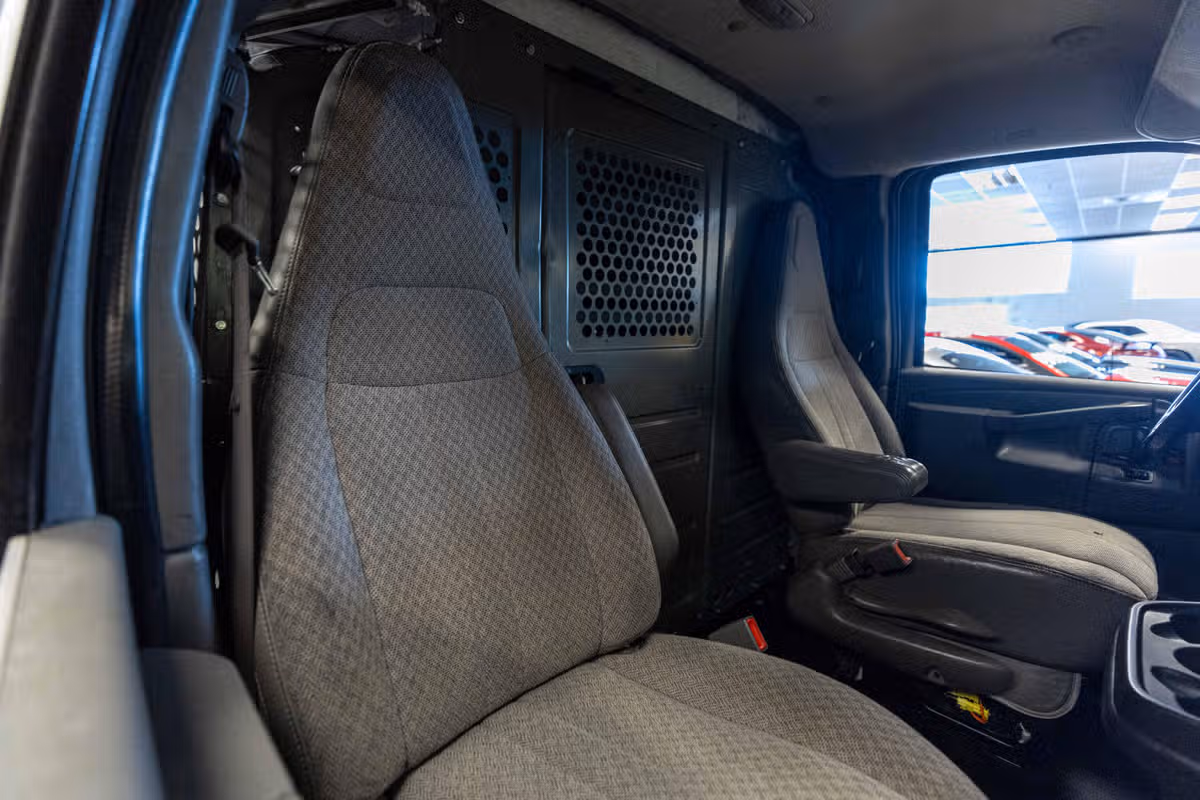 2017 Chevrolet Express 3500 Extended Length Cargo Image 15