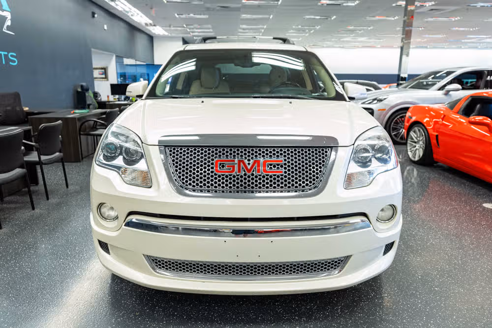2012 GMC Acadia Denali Image 2