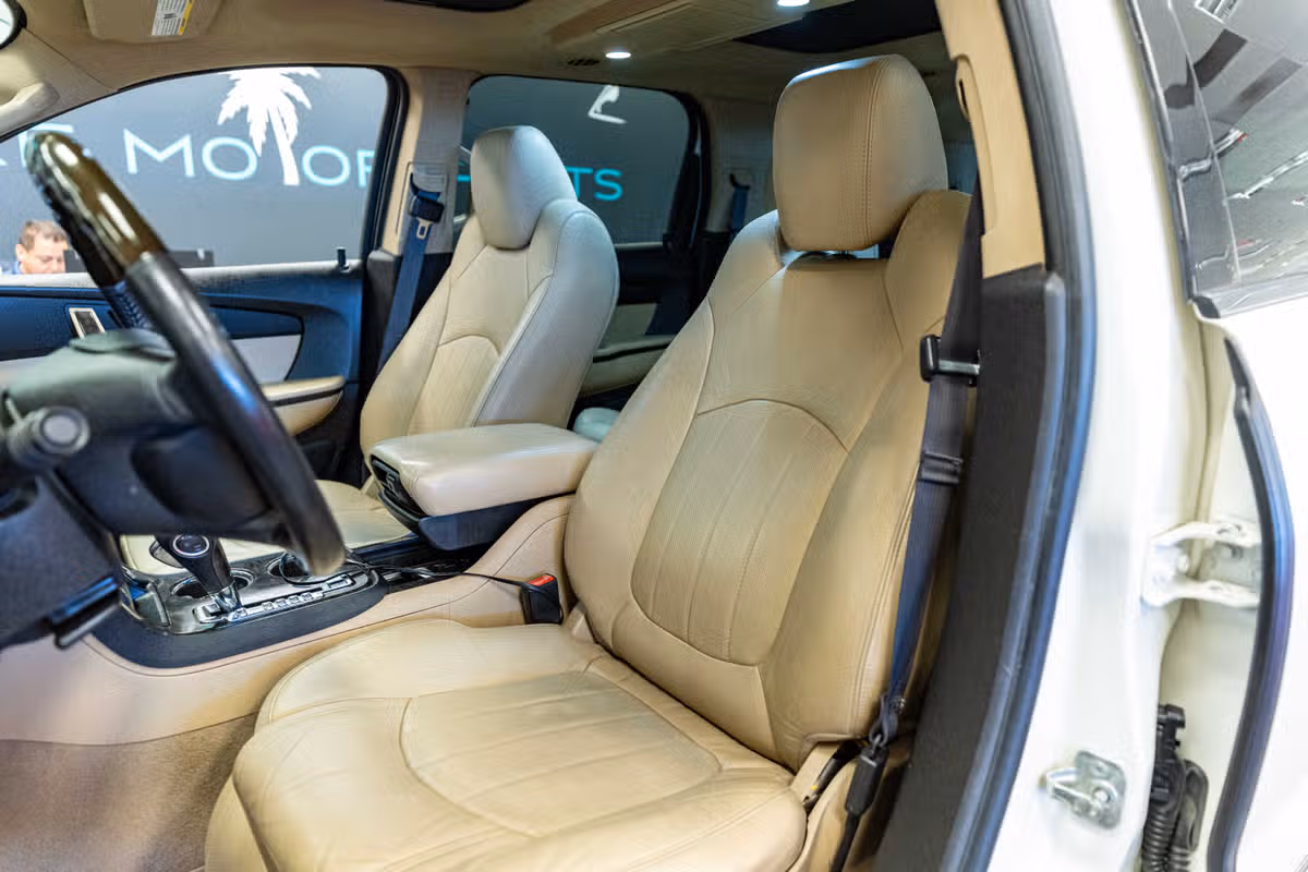 2012 GMC Acadia Denali Image 9