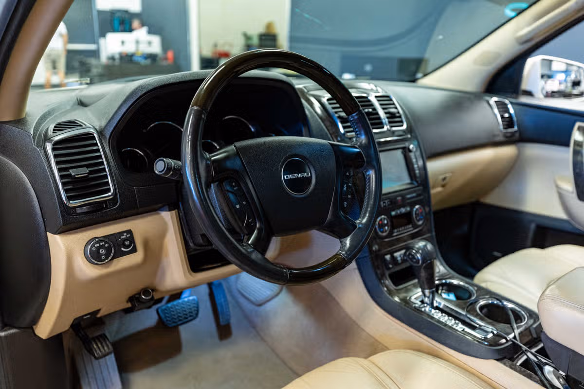 2012 GMC Acadia Denali Image 10