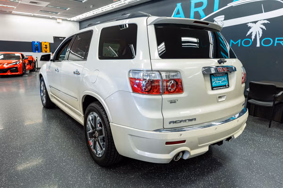 2012 GMC Acadia Denali Image 8