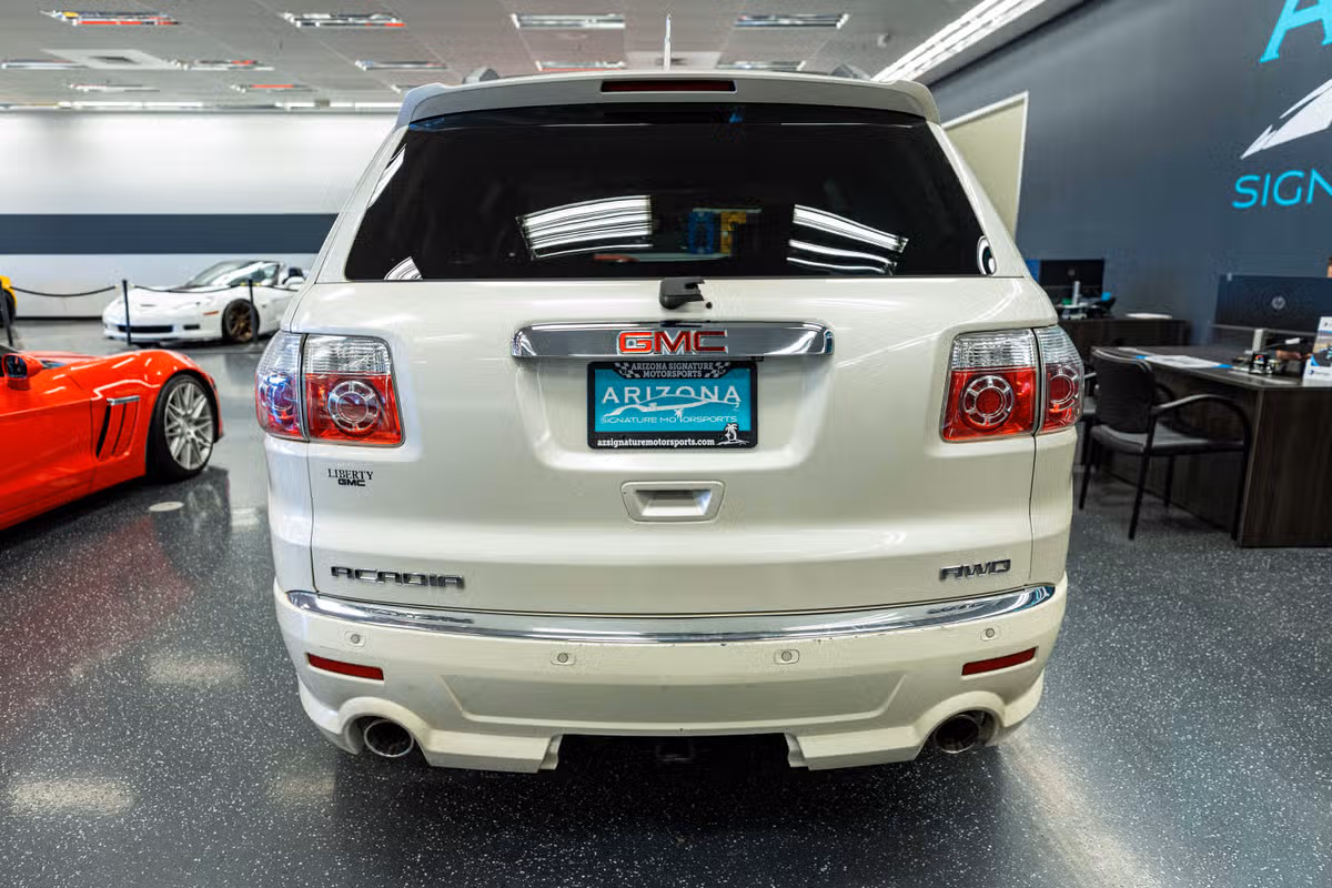 2012 GMC Acadia Denali Image 7