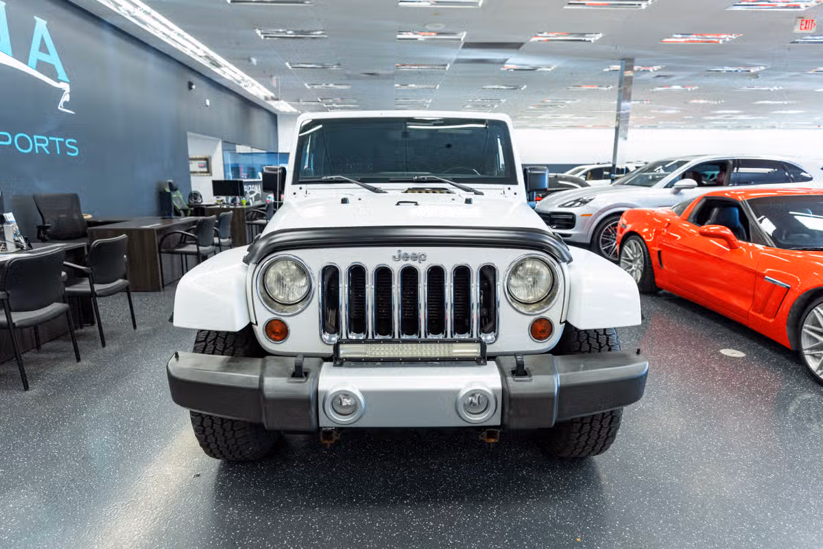 2013 Jeep Wrangler Unlimited Image 2