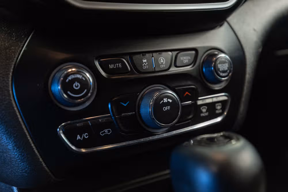 2020 Jeep Cherokee Altitude Image 12