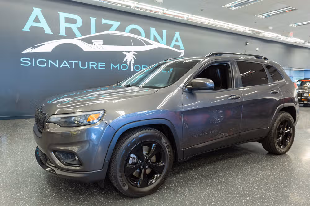 2020 Jeep Cherokee Altitude Image 1