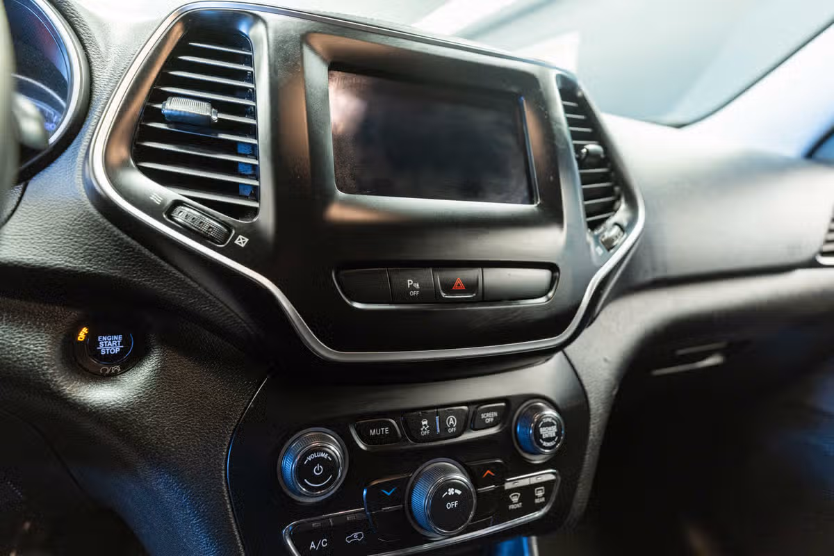 2020 Jeep Cherokee Altitude Image 11