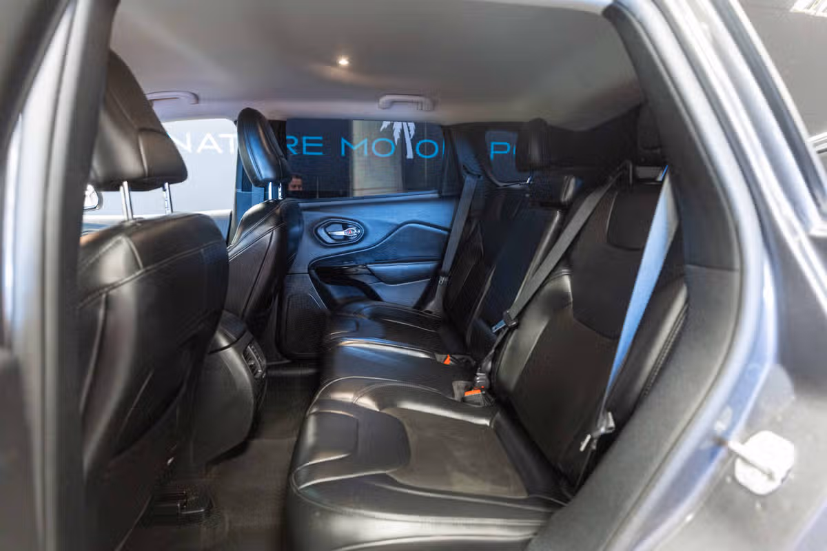 2020 Jeep Cherokee Altitude Image 14