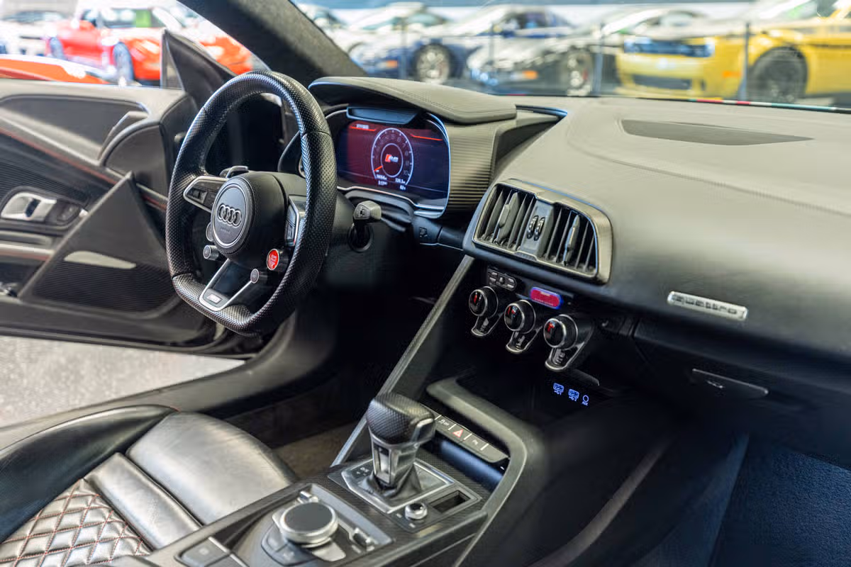 2017 Audi R8 5.2 quattro V10 Plus Image 14
