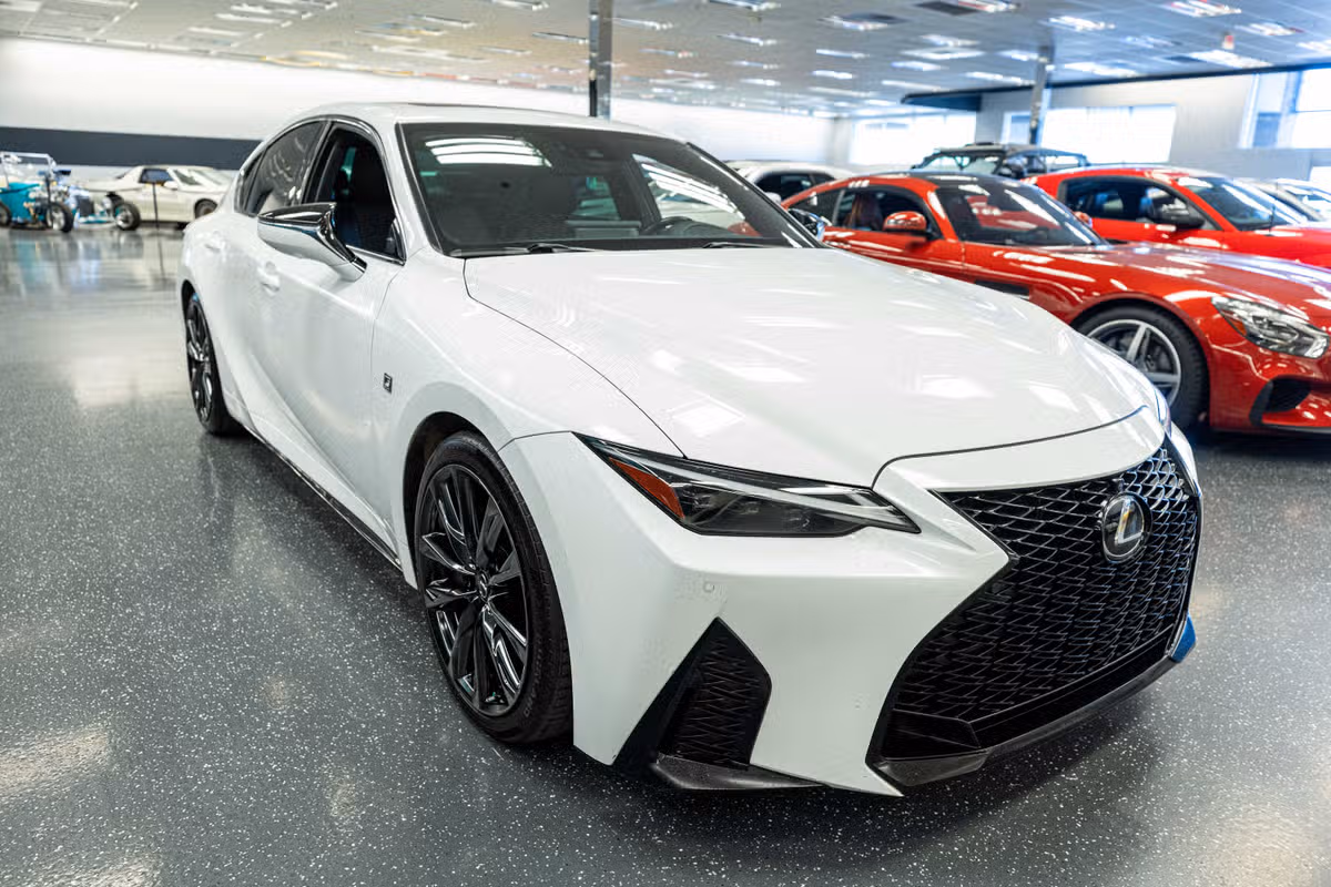 2024 Lexus IS 350 F SPORT Image 3