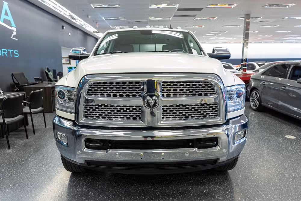 2018 Ram 3500 Laramie Crew Cab Image 2