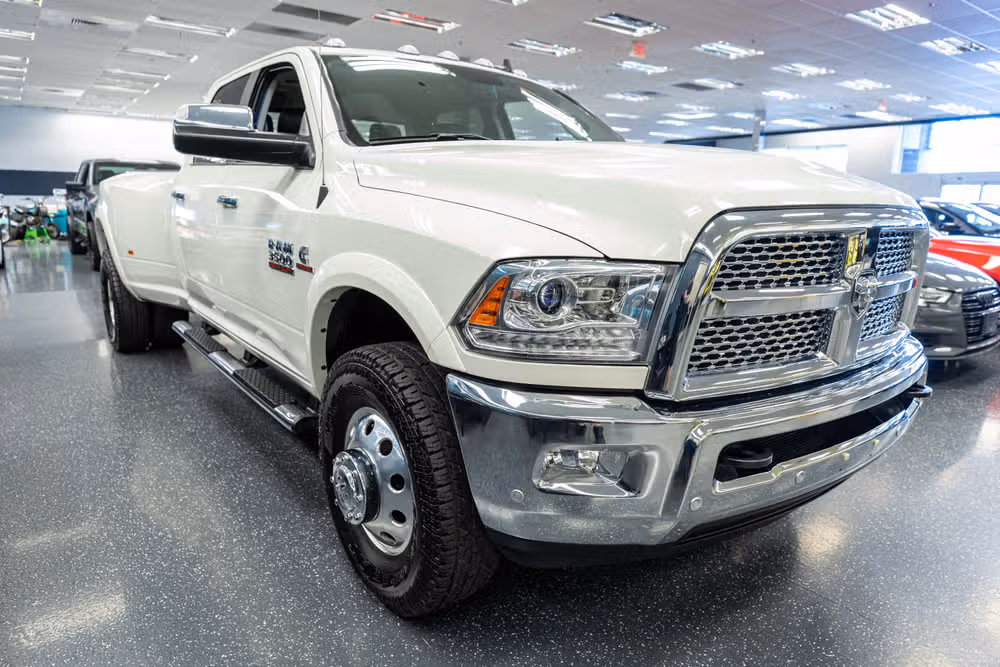 2018 Ram 3500 Laramie Crew Cab Image 3