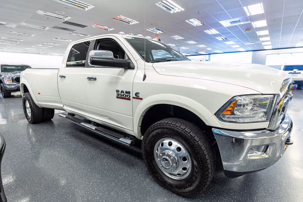 2018 Ram 3500 Laramie Crew Cab Image 4