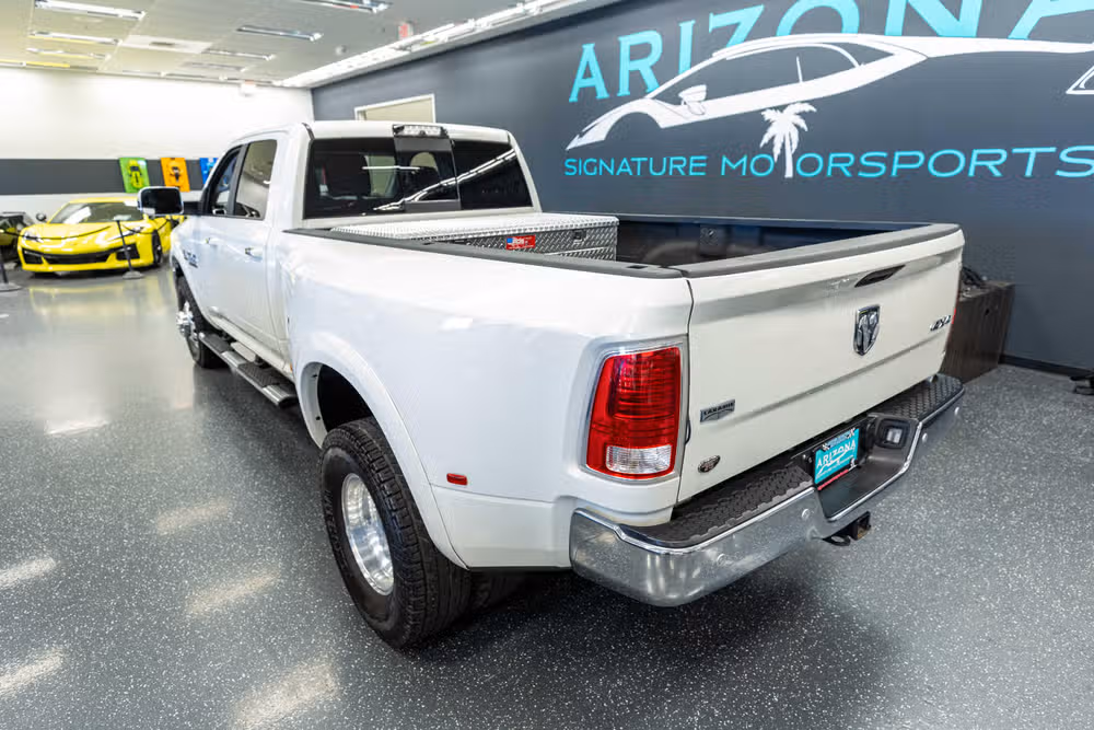 2018 Ram 3500 Laramie Crew Cab Image 8