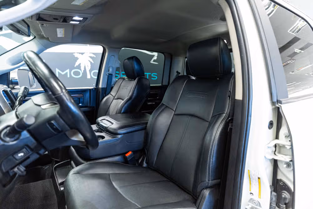 2018 Ram 3500 Laramie Crew Cab Image 10