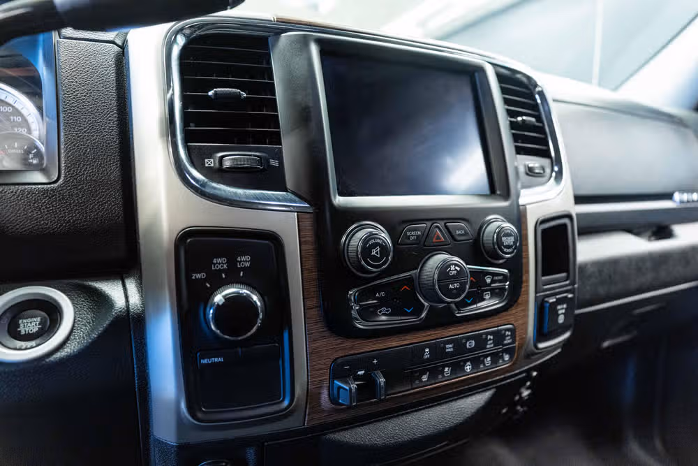 2018 Ram 3500 Laramie Crew Cab Image 12