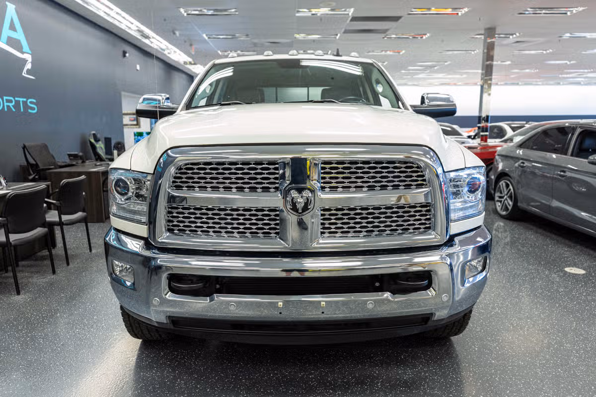 2018 Ram 3500 Laramie Crew Cab Image 2