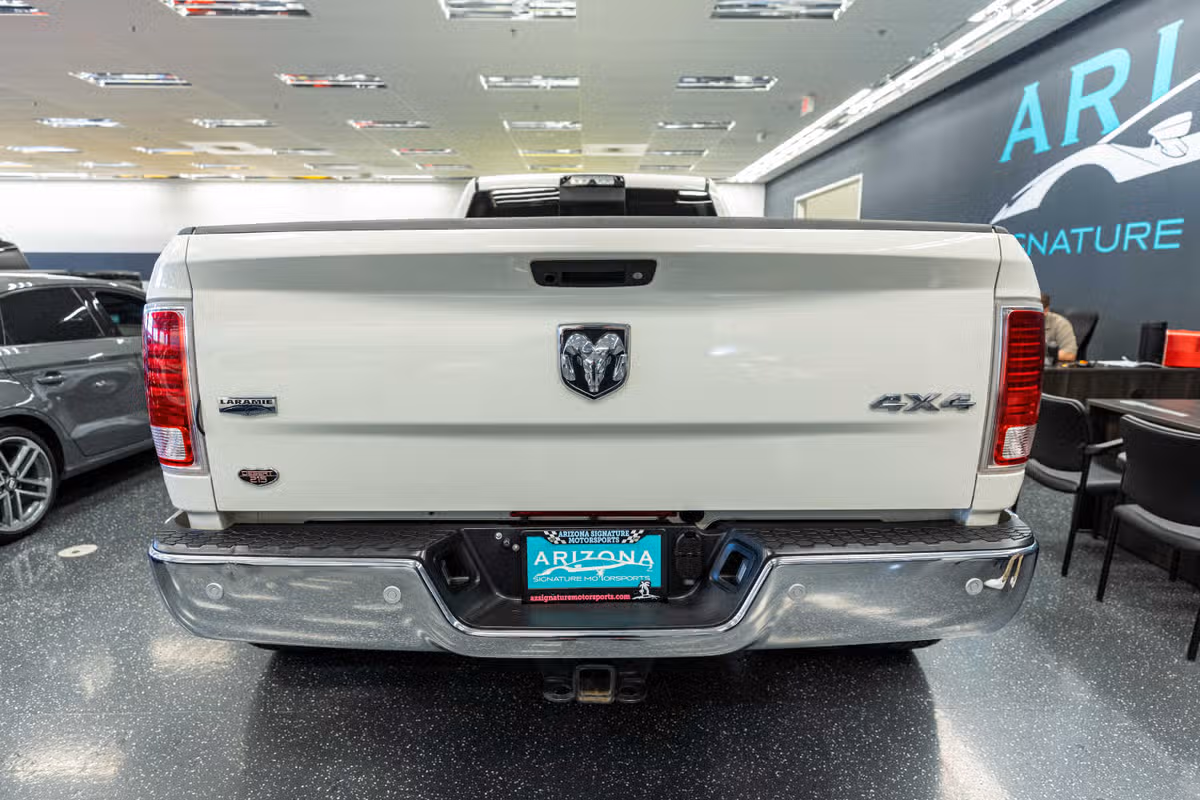 2018 Ram 3500 Laramie Crew Cab Image 7
