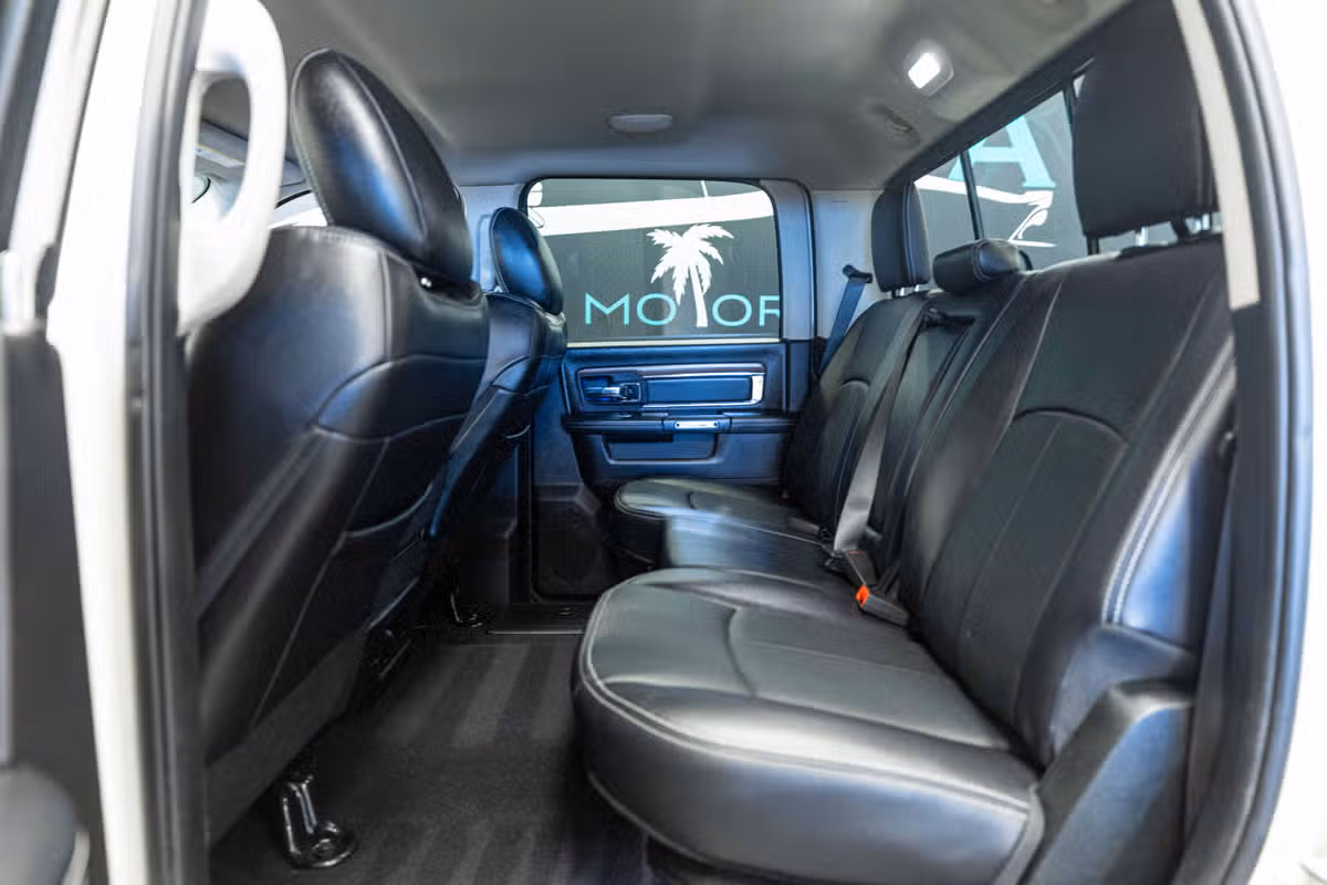 2018 Ram 3500 Laramie Crew Cab Image 13