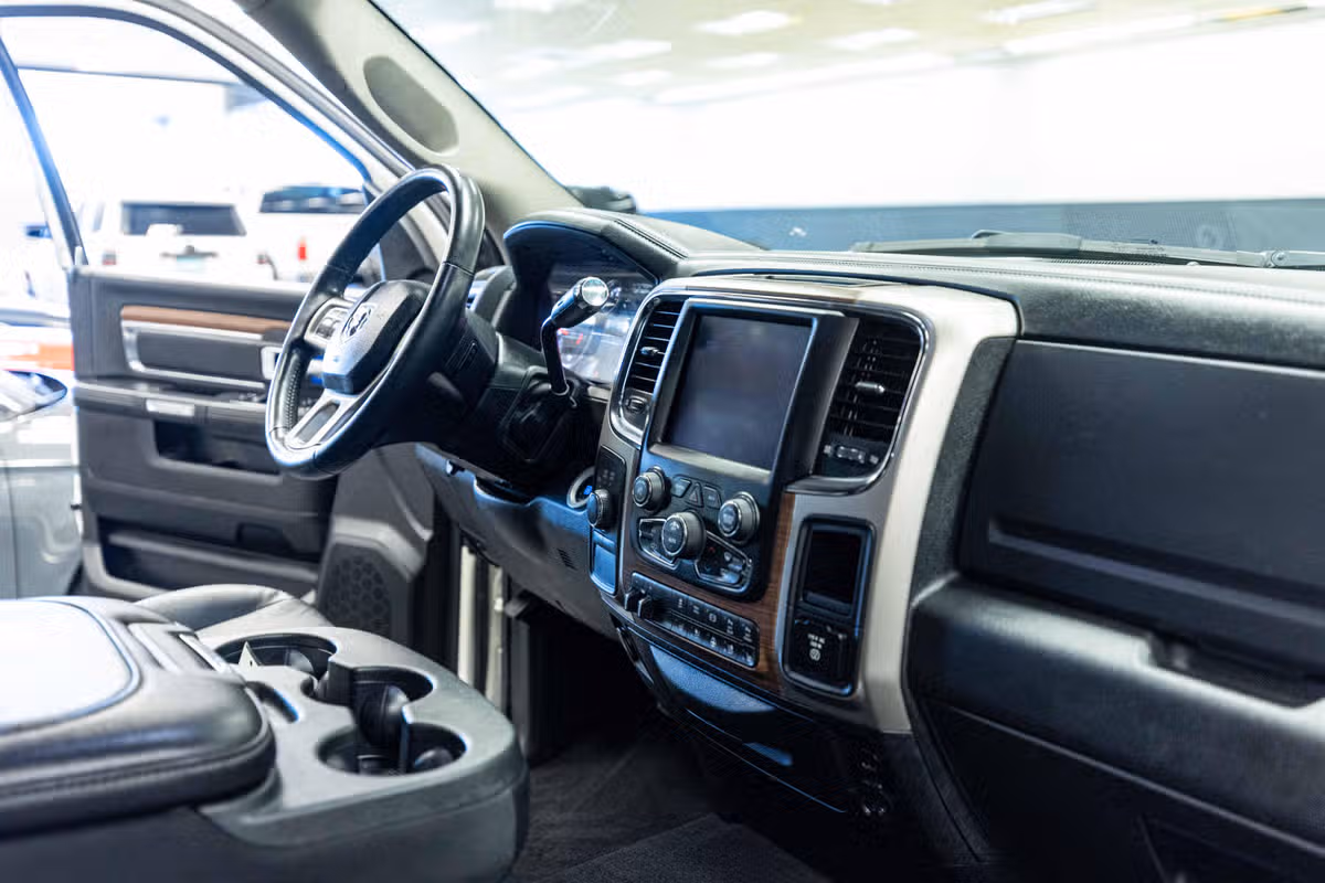 2018 Ram 3500 Laramie Crew Cab Image 15