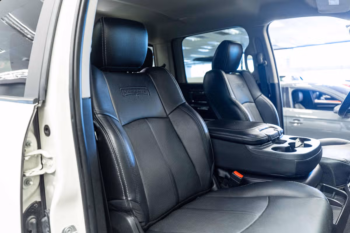 2018 Ram 3500 Laramie Crew Cab Image 16