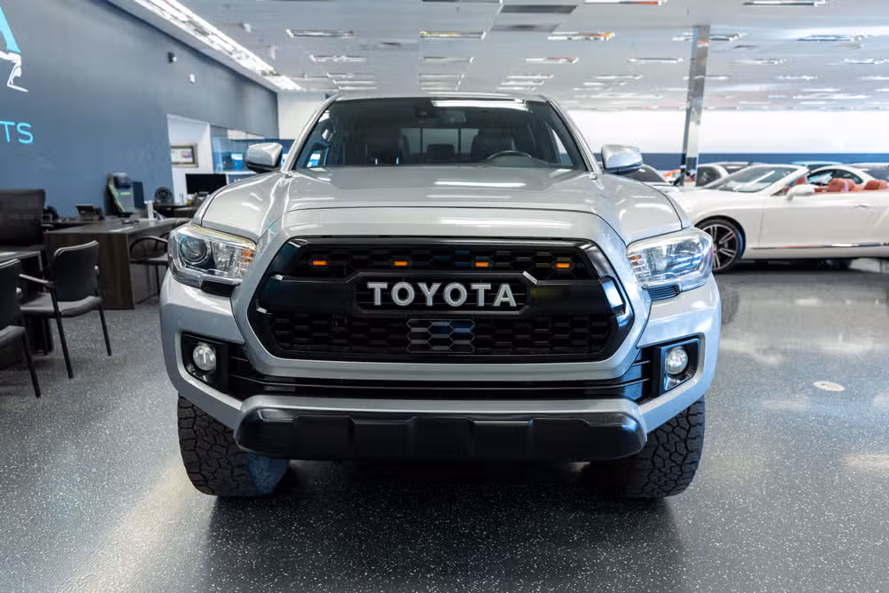 2019 Toyota Tacoma TRD Off-Road Double Cab Image 2