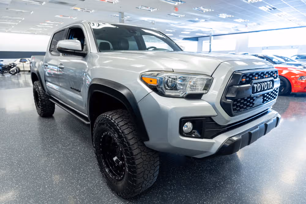 2019 Toyota Tacoma TRD Off-Road Double Cab Image 3