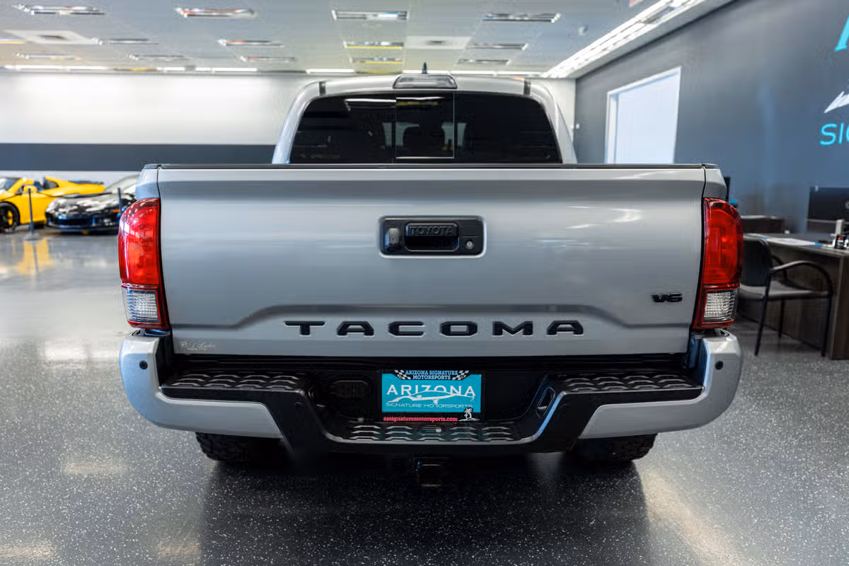2019 Toyota Tacoma TRD Off-Road Double Cab Image 7