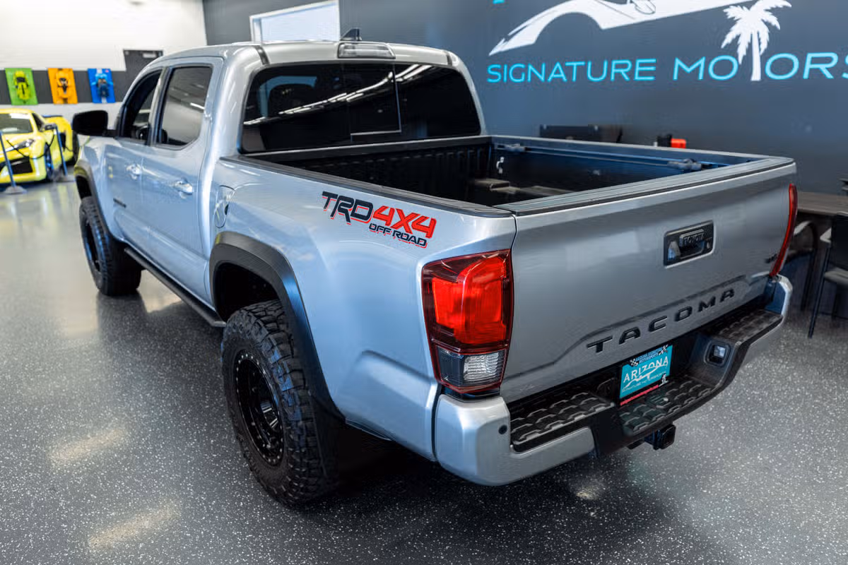 2019 Toyota Tacoma TRD Off-Road Double Cab Image 8