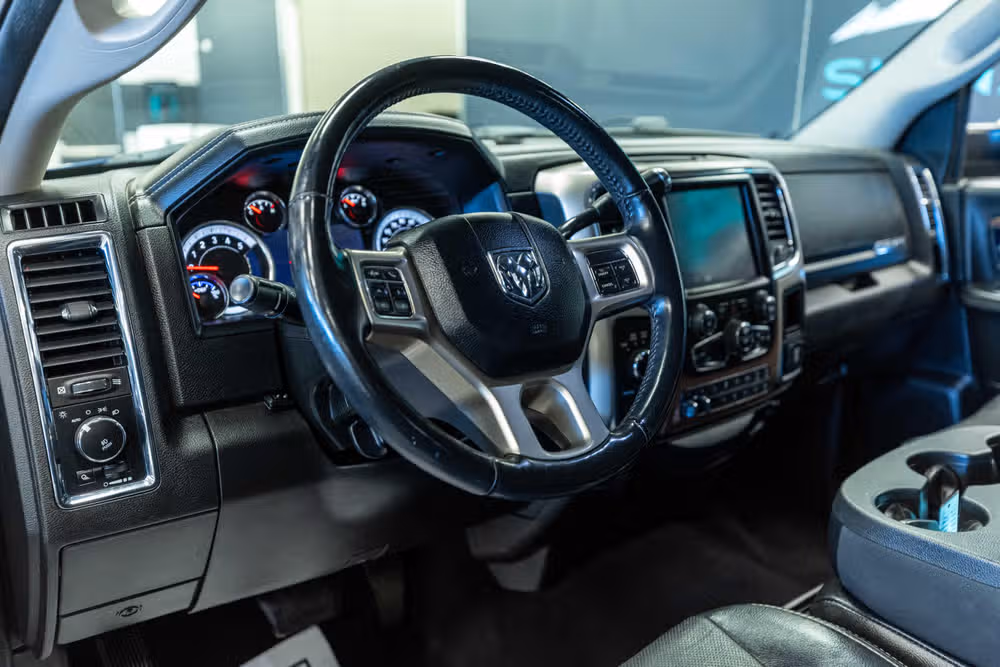 2018 Ram 3500 Laramie Crew Cab Image 10