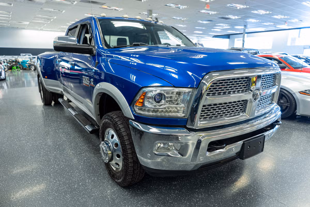 2018 Ram 3500 Laramie Crew Cab Image 3