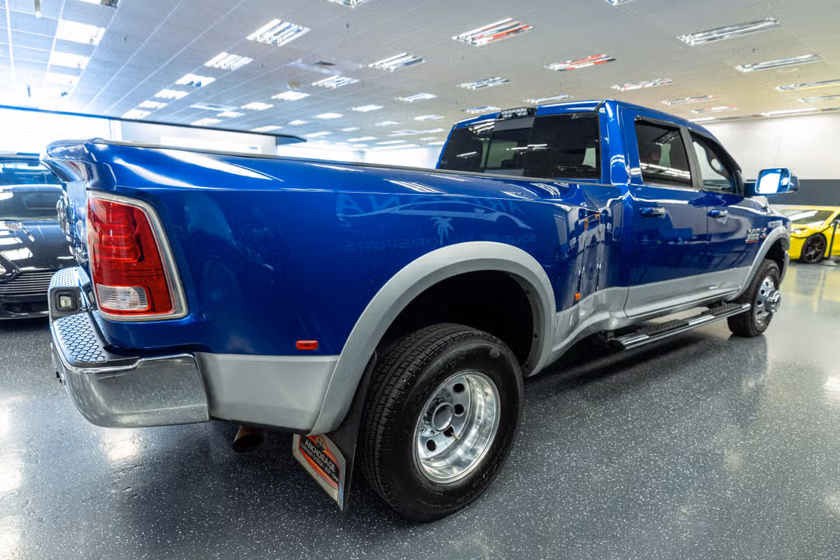 2018 Ram 3500 Laramie Crew Cab Image 5