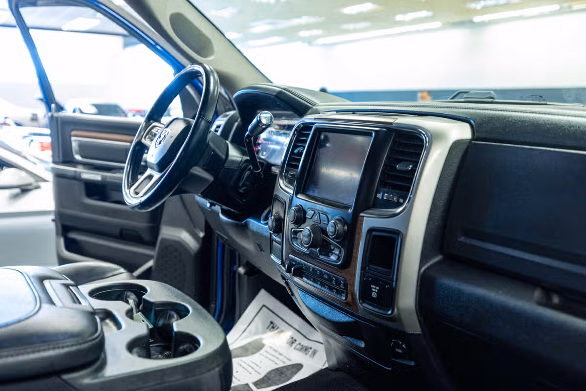 2018 Ram 3500 Laramie Crew Cab Image 15