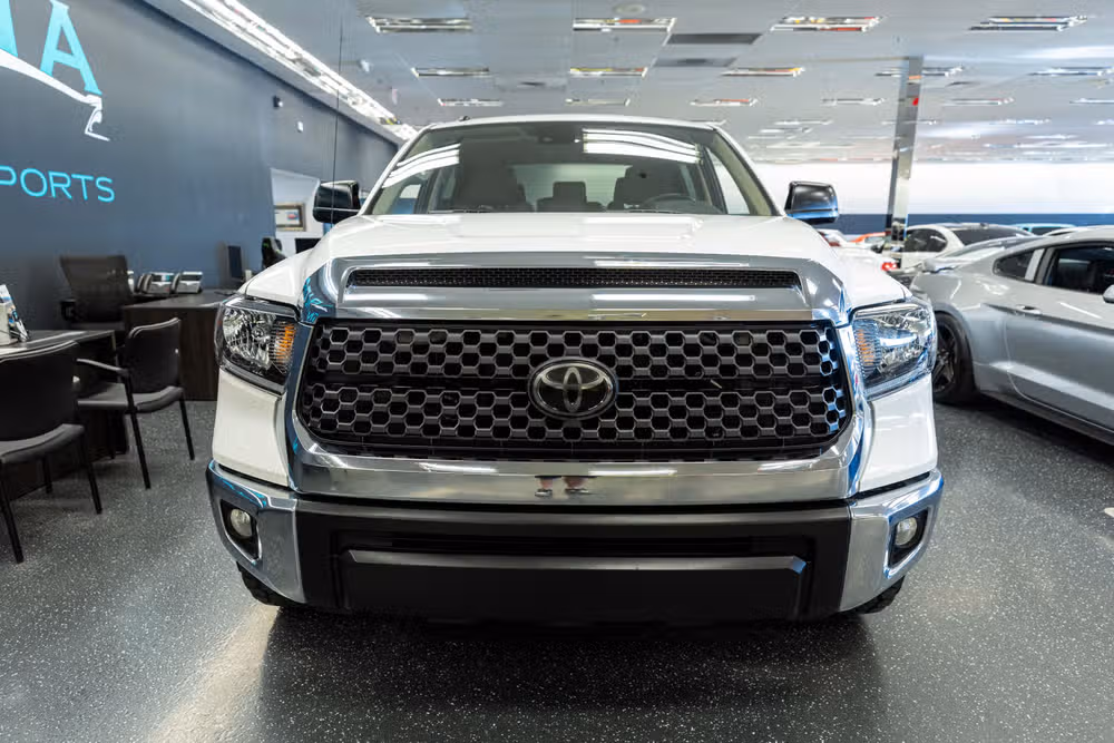 2018 Toyota Tundra SR5 CrewMax Image 2
