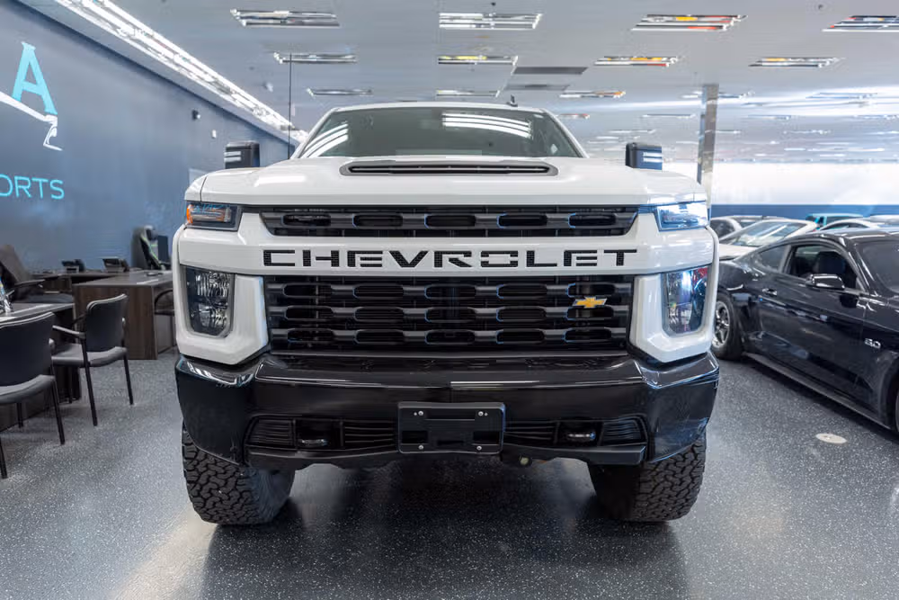2021 Chevrolet Silverado 2500HD Custom Crew Cab Image 2