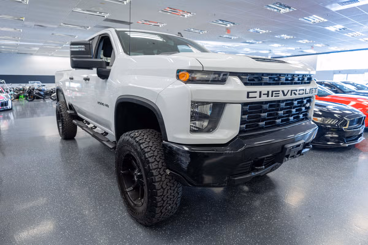 2021 Chevrolet Silverado 2500HD Custom Crew Cab Image 3