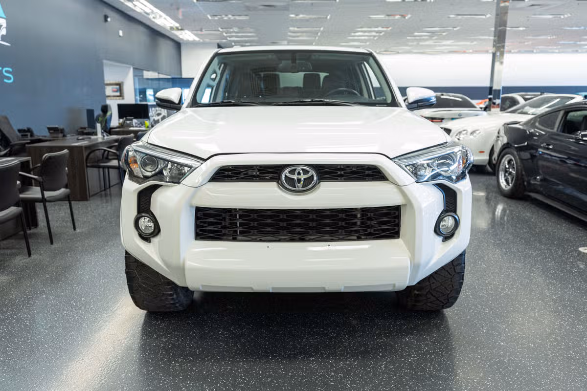 2018 Toyota 4Runner SR5 Premium Image 2