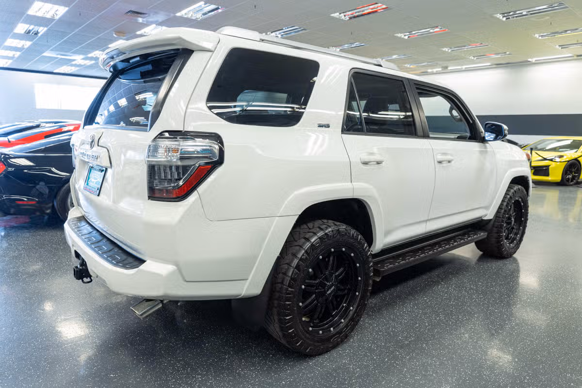 2018 Toyota 4Runner SR5 Premium Image 5