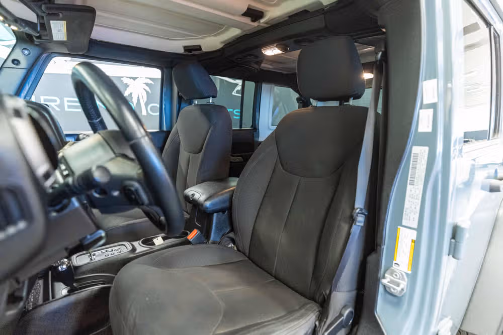2015 Jeep Wrangler Unlimited Sport Image 9
