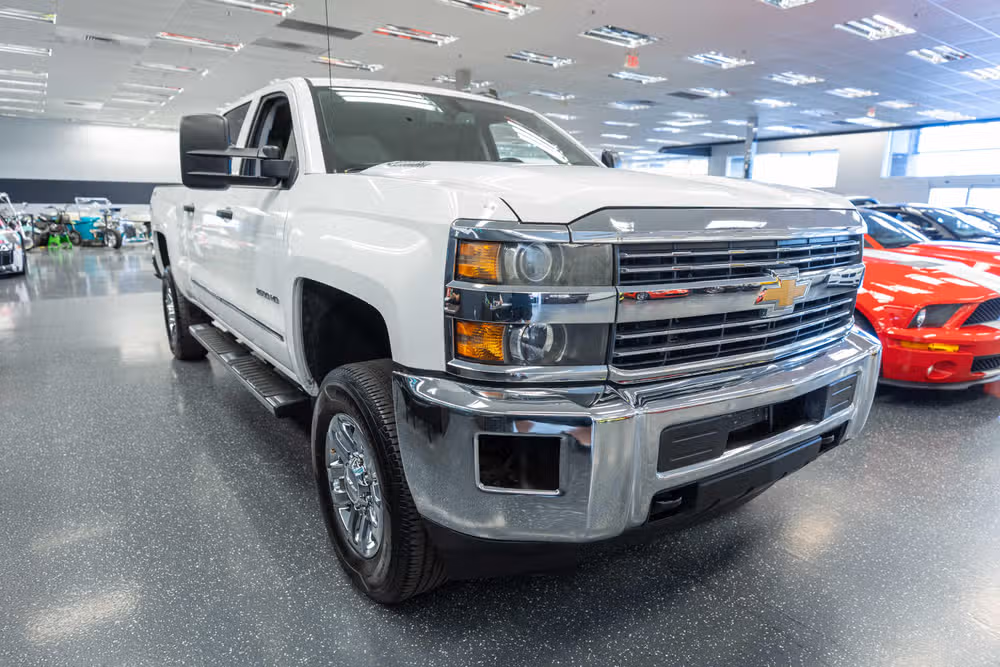 2015 Chevrolet Silverado 2500HD LT Crew Cab Image 3