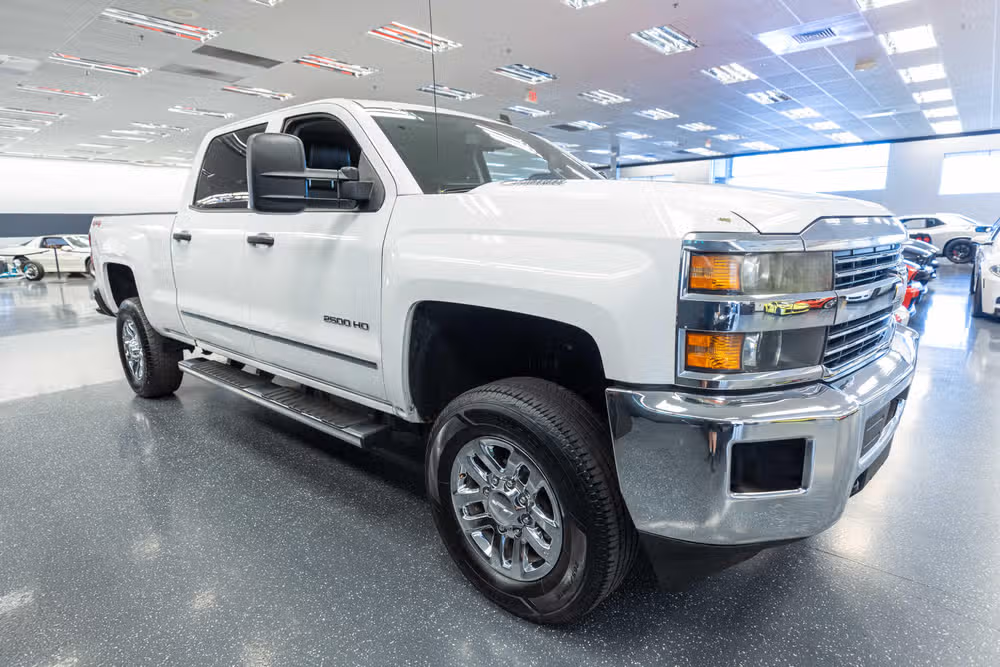 2015 Chevrolet Silverado 2500HD LT Crew Cab Image 4