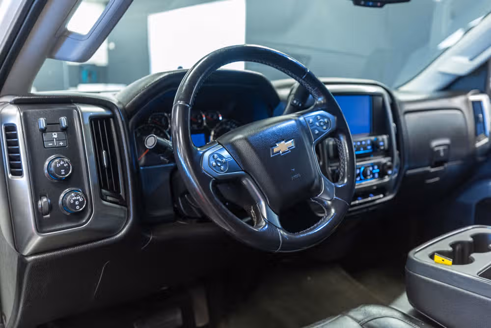 2015 Chevrolet Silverado 2500HD LT Crew Cab Image 10