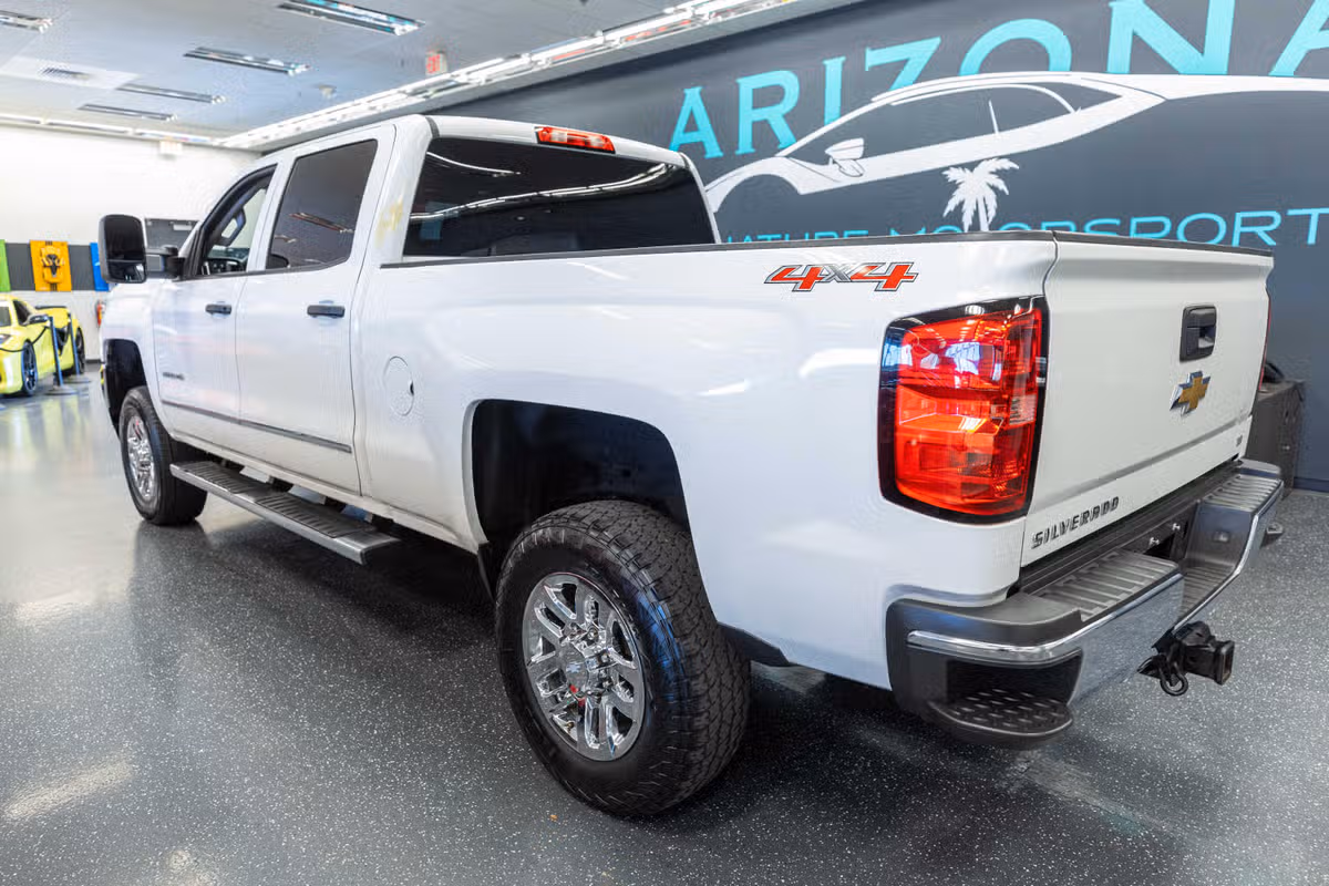 2015 Chevrolet Silverado 2500HD LT Crew Cab Image 9