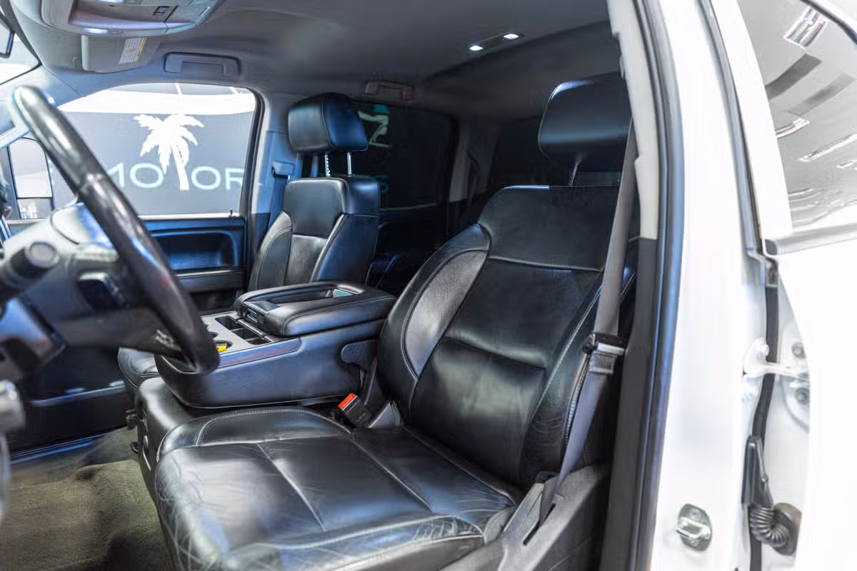 2015 Chevrolet Silverado 2500HD LT Crew Cab Image 12