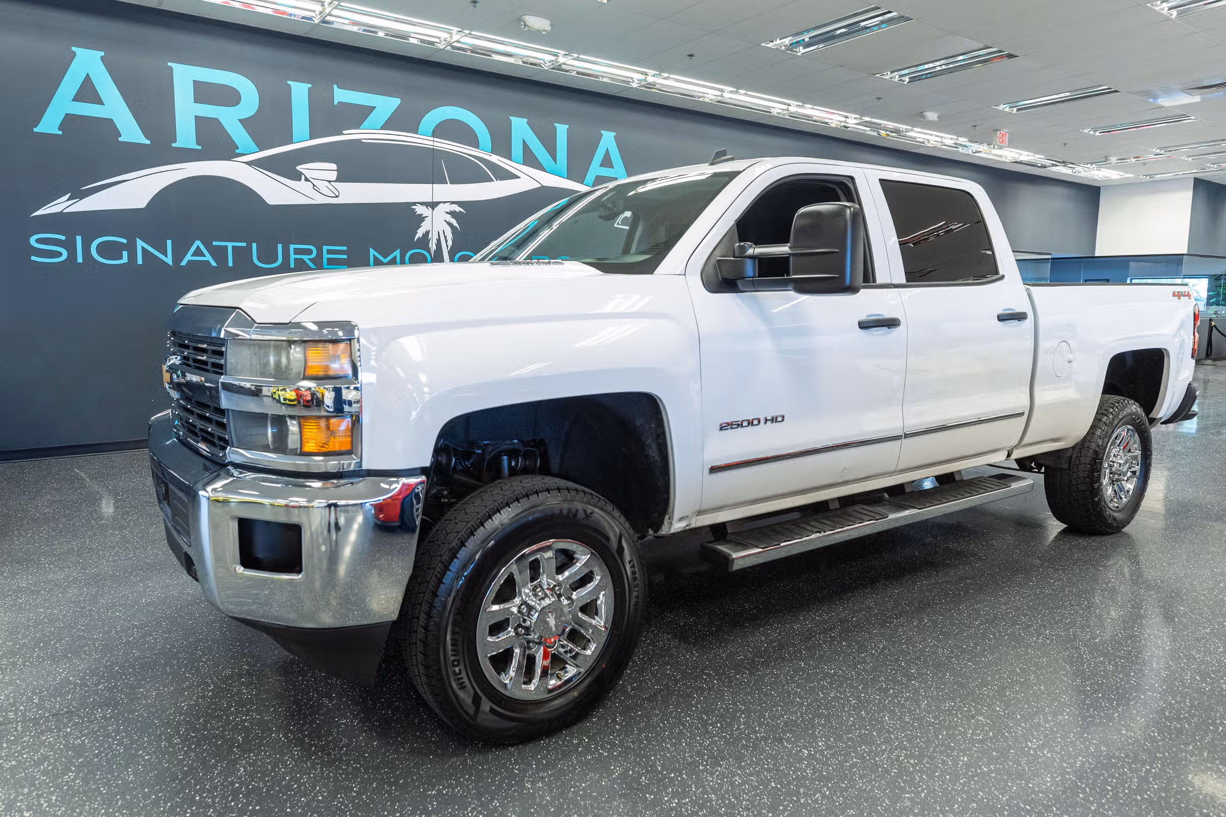2015 Chevrolet Silverado 2500HD LT Crew Cab Image 1