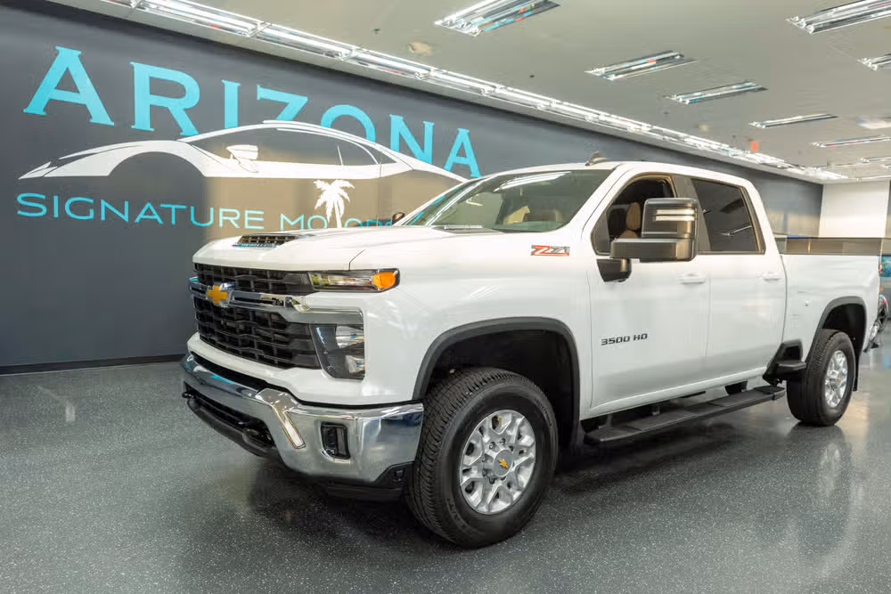 2024 Chevrolet Silverado 3500HD LT Crew Cab Image 1