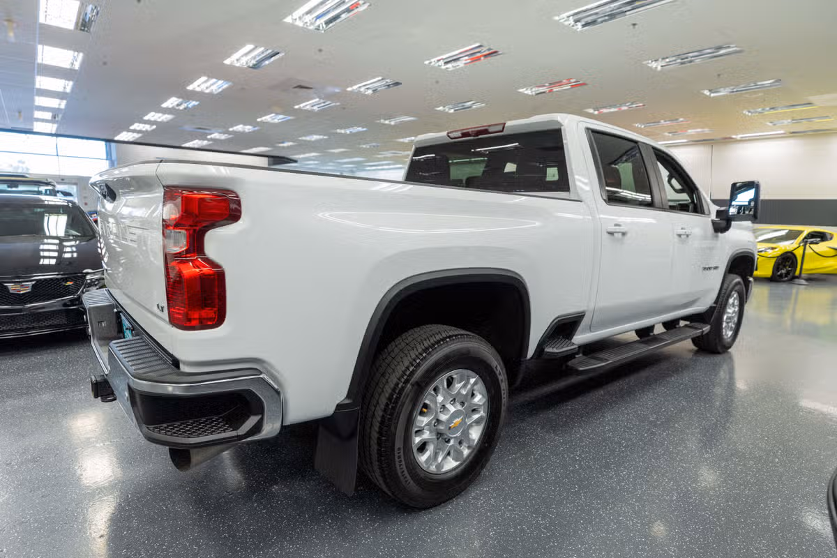 2024 Chevrolet Silverado 3500HD LT Crew Cab Image 5