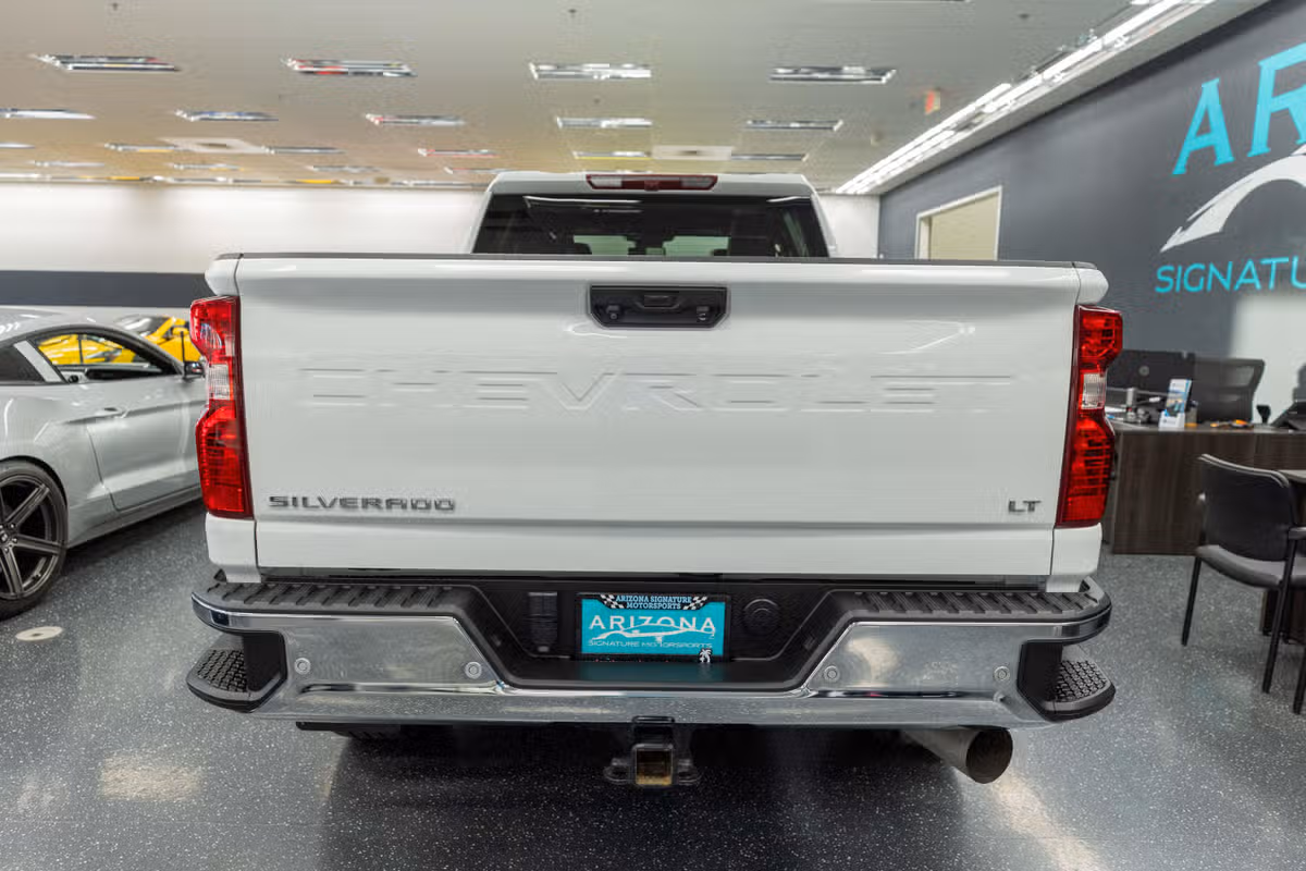2024 Chevrolet Silverado 3500HD LT Crew Cab Image 7